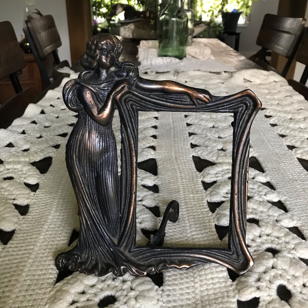 Vintage Adoring Woman Metal Picture Frame - Picture 2 of 11